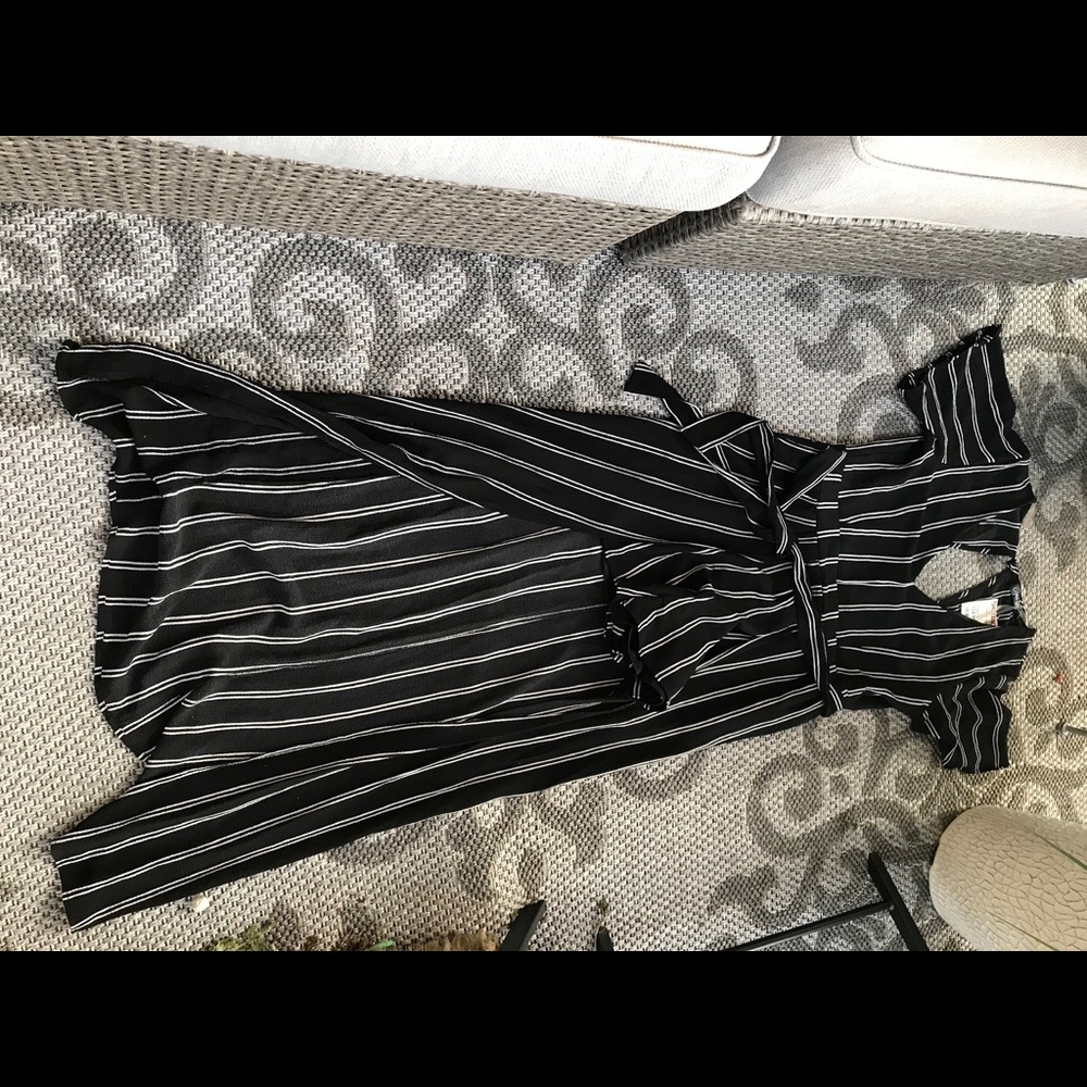 Jumpsuit Shorts, open back, short sleeve, NWT
